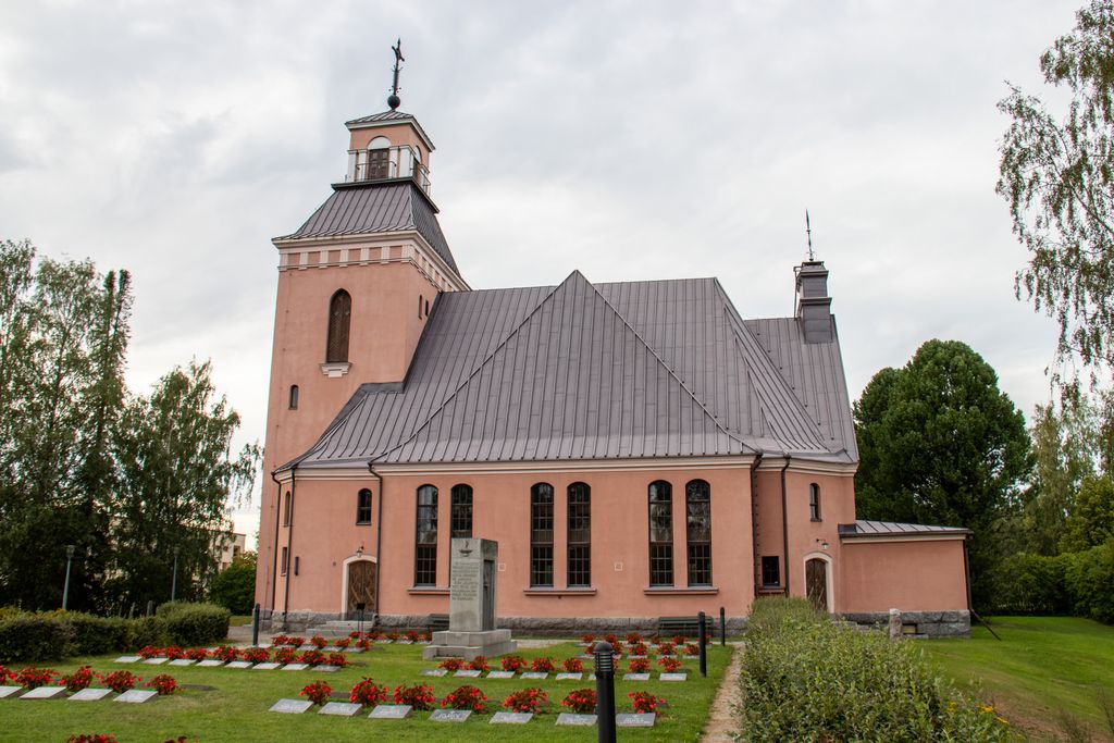 Kanttori Hannele Erolan mukaan vapaaehtoisia on saatu hyvin mukaan Tuomasmessun toteutukseen. Kuva: Markus Luukkonen